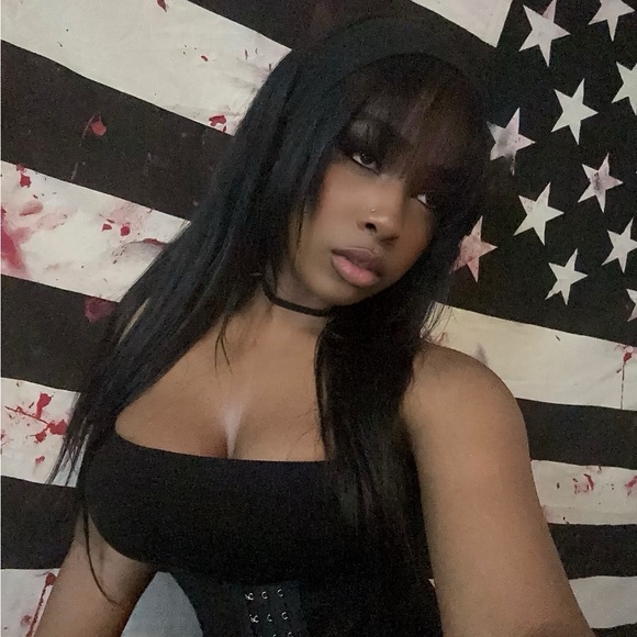 Meet your Posher, Kylene - Picture 1 of 1